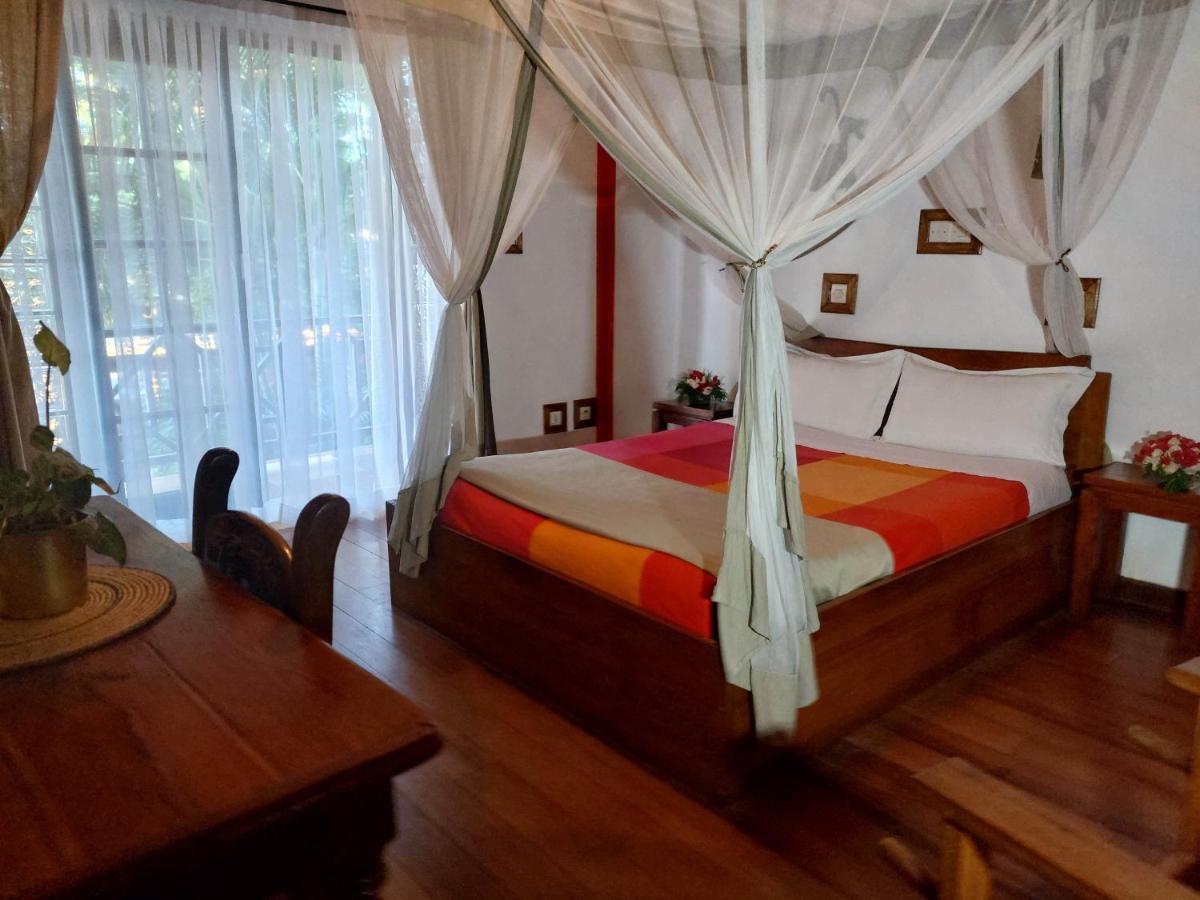 Island Continent Hotel Ivato  Ngoại thất bức ảnh