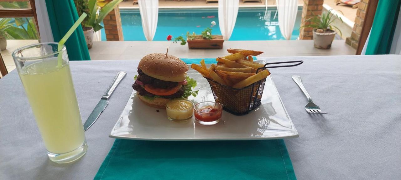 Island Continent Hotel Ivato  Ngoại thất bức ảnh