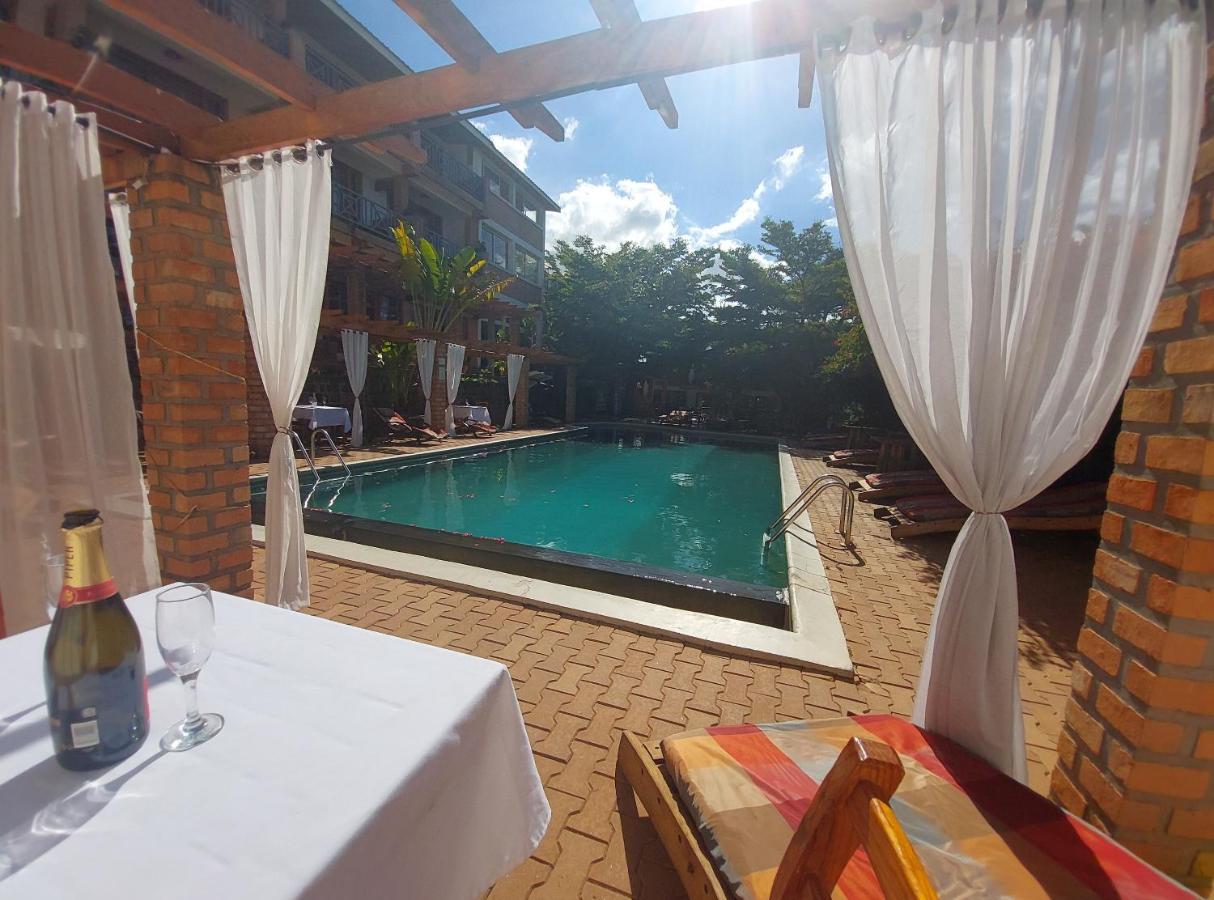 Island Continent Hotel Ivato  Ngoại thất bức ảnh