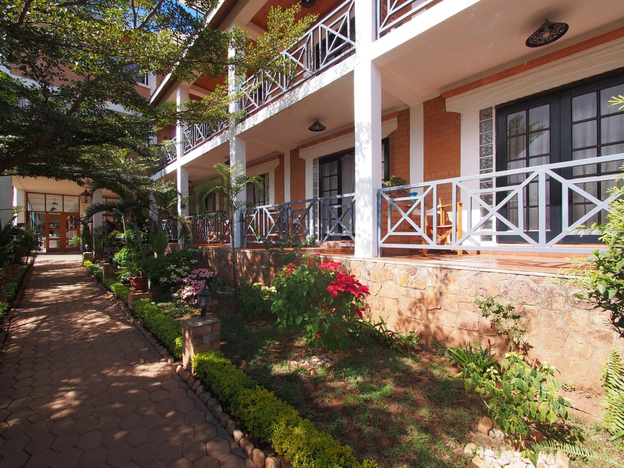 Island Continent Hotel Ivato  Ngoại thất bức ảnh