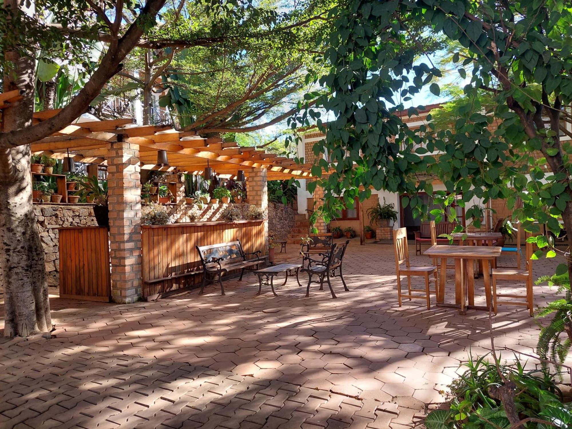 Island Continent Hotel Ivato  Ngoại thất bức ảnh