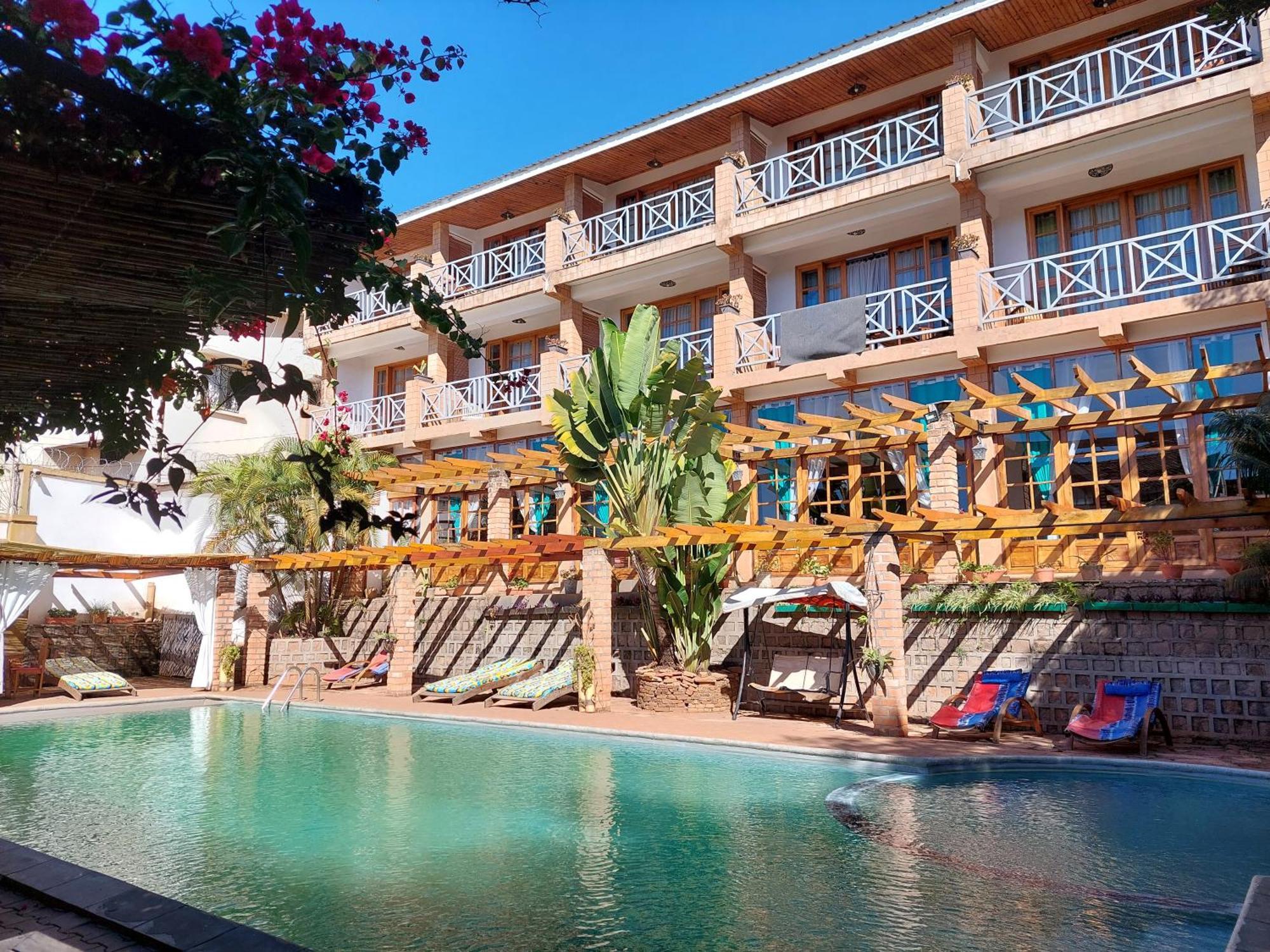 Island Continent Hotel Ivato  Ngoại thất bức ảnh