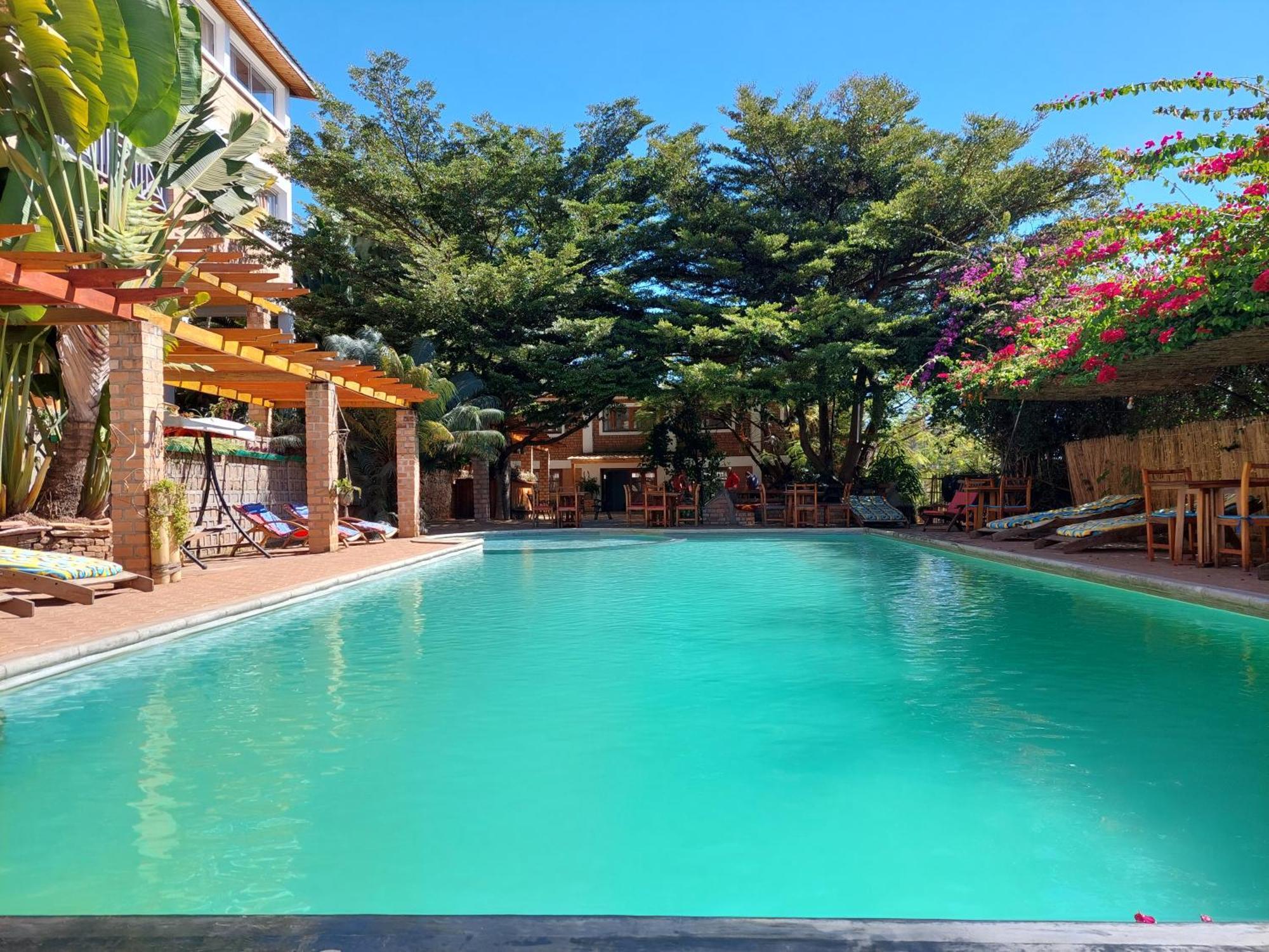 Island Continent Hotel Ivato  Ngoại thất bức ảnh