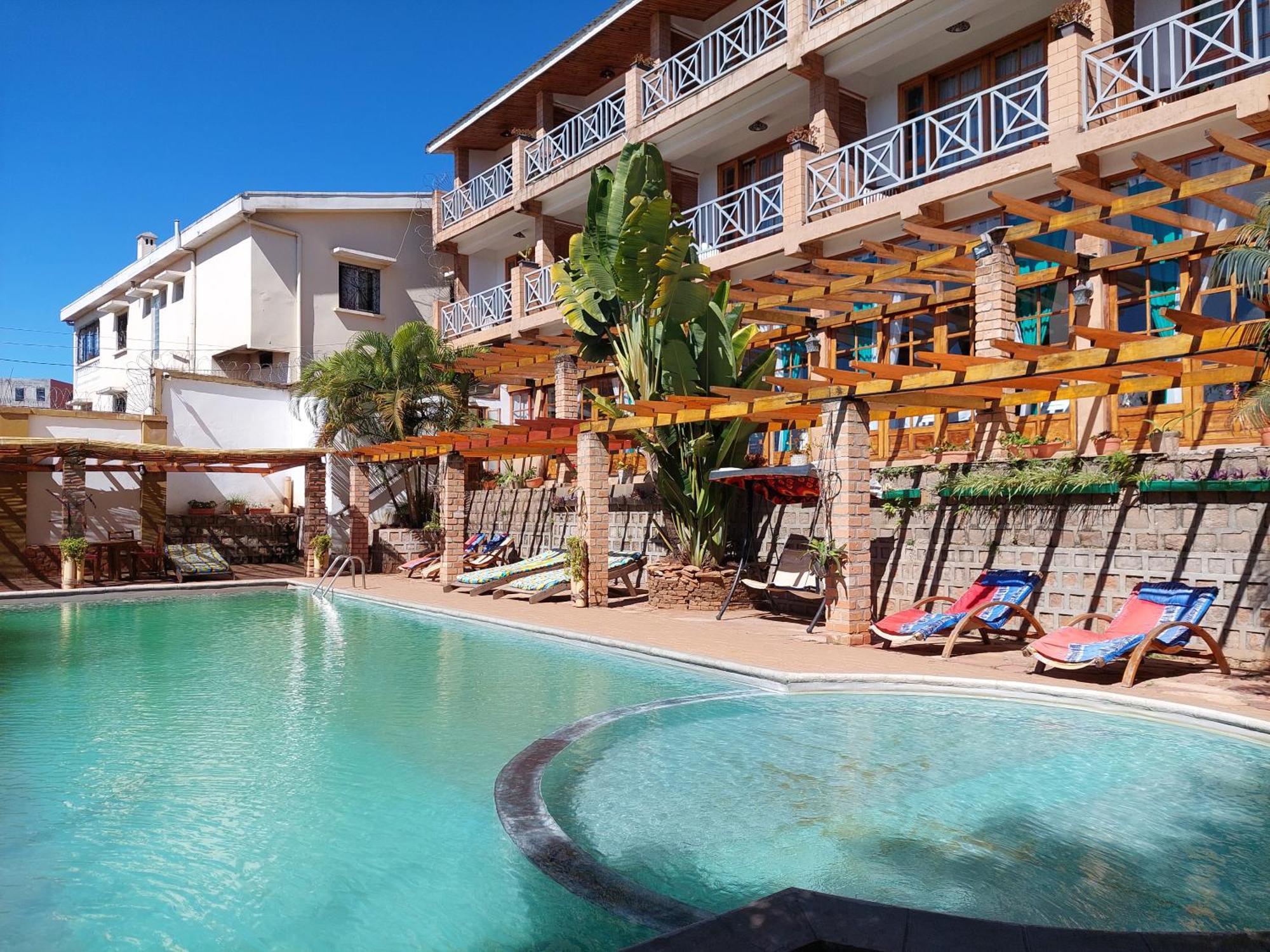 Island Continent Hotel Ivato  Ngoại thất bức ảnh